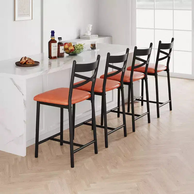 Set di 4 sgabelli da bar, sgabelli da bar altezza bancone con seduta imbottita in PU, sedie da bar da cucina con struttura in metallo da 26 pollici con schienale a X e poggiapiedi