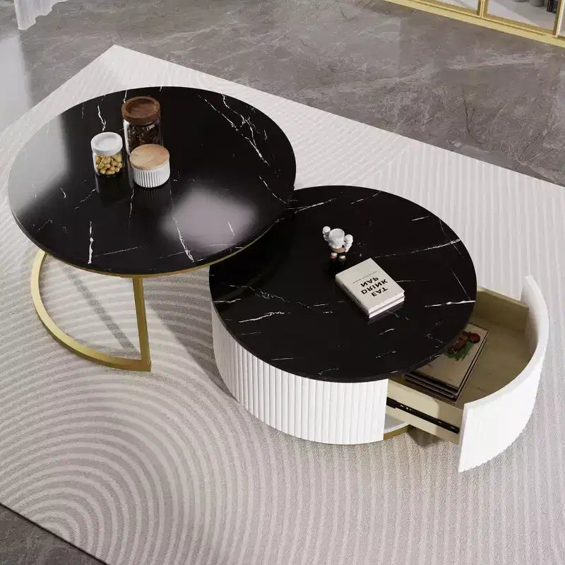 Set di 2 tavolini da caffè rotondi impilabili – Nero/Bianco, design scanalato, gambe dorate, con cassetto
