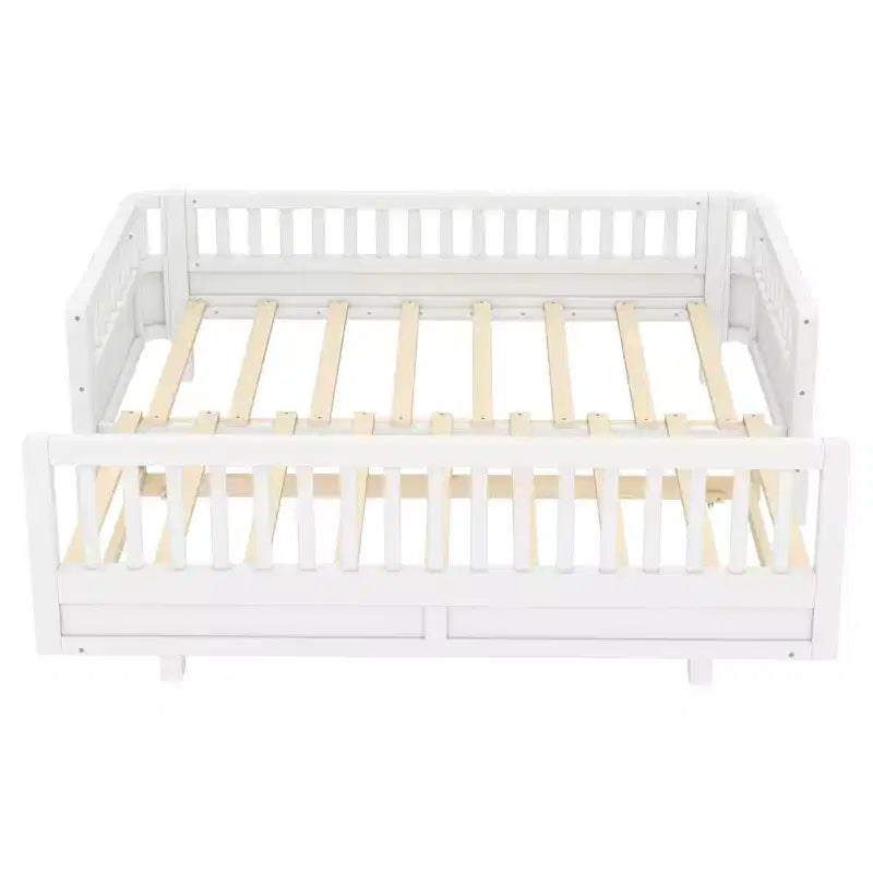 Letto a piattaforma in legno massiccio grigio/bianco con sponde di sicurezza – Singolo / Singolo XL, trasformabile in matrimoniale, per 1–2 utenti