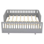 Letto a piattaforma in legno massiccio grigio/bianco con sponde di sicurezza – Singolo / Singolo XL, trasformabile in matrimoniale, per 1–2 utenti